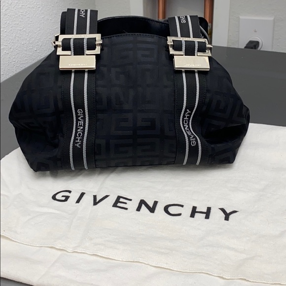 Givenchy Handbags - RARE🔥Givenchy Black G Monogram small tote🔥